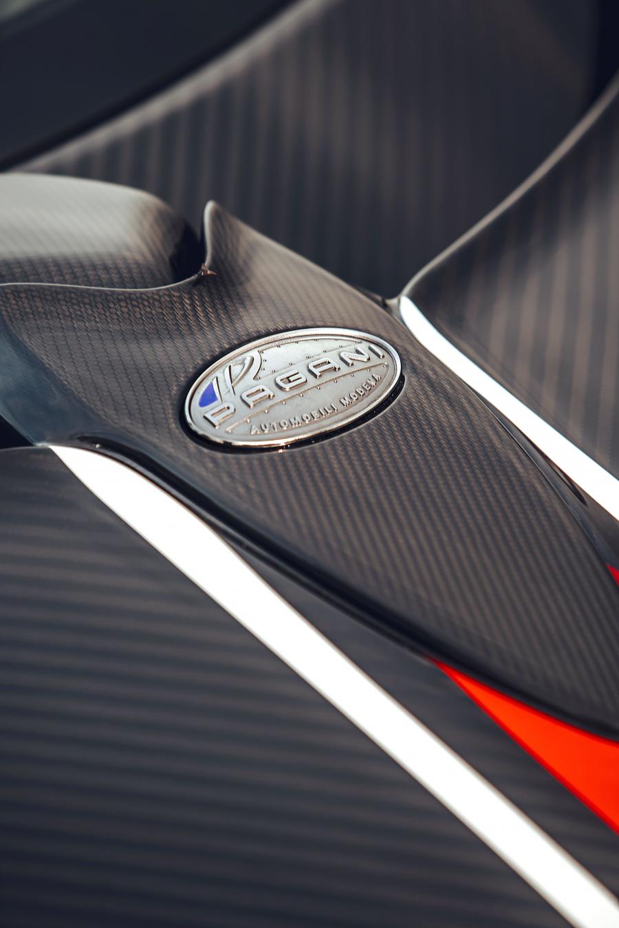 Детали экстерьера Pagani Huayra Roadster BC 2019 года  (фото 26 из 43)
